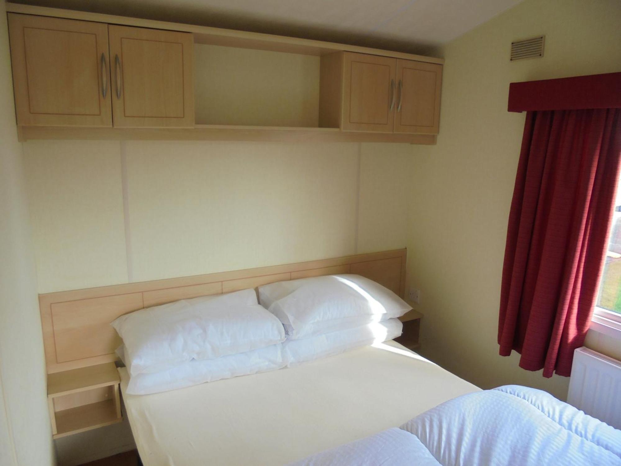 Sealands Everglade Ii:- 6 Berth, Heated Access To The *