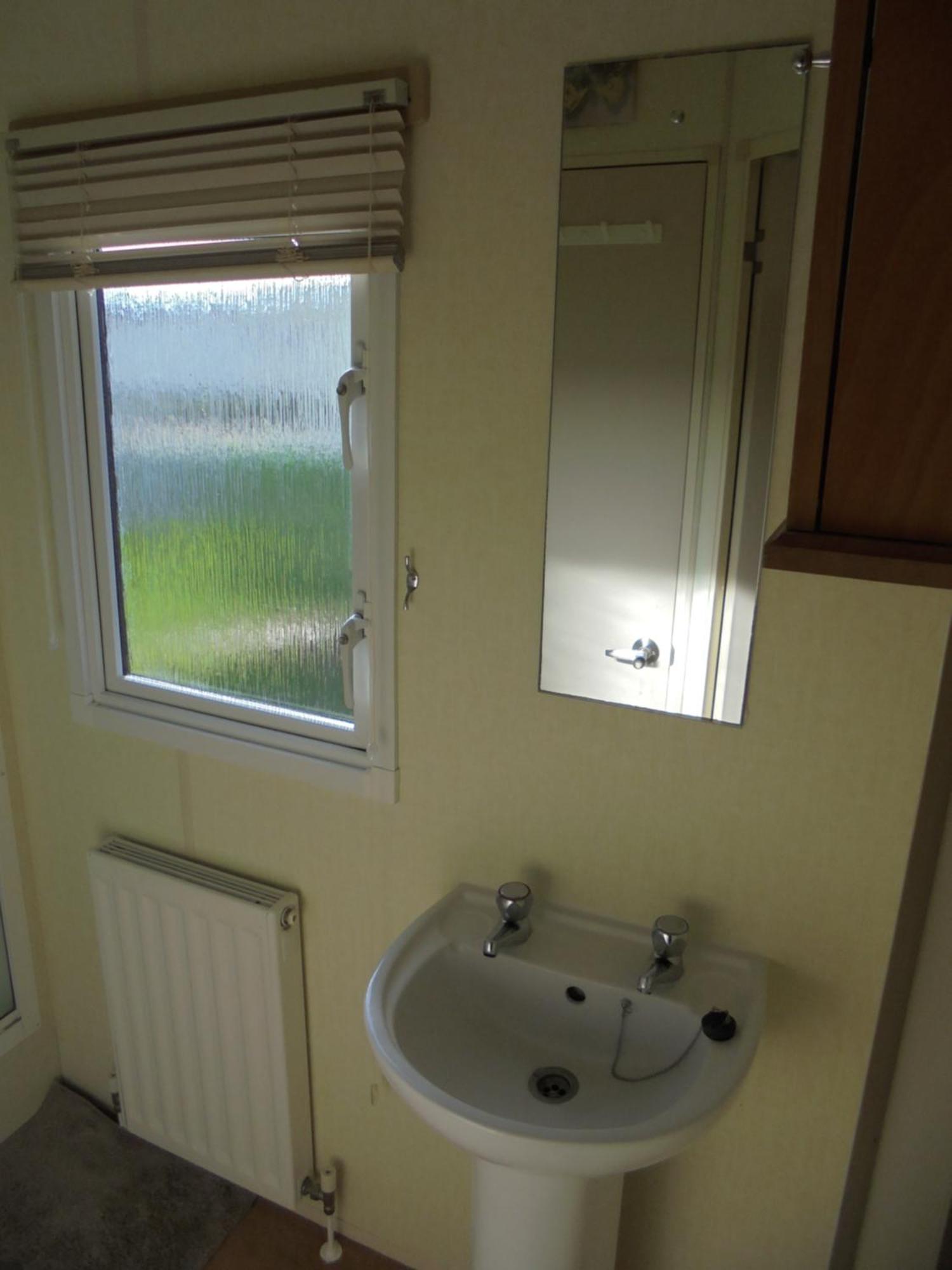 Sealands Everglade Ii:- 6 Berth, Heated Access To The *