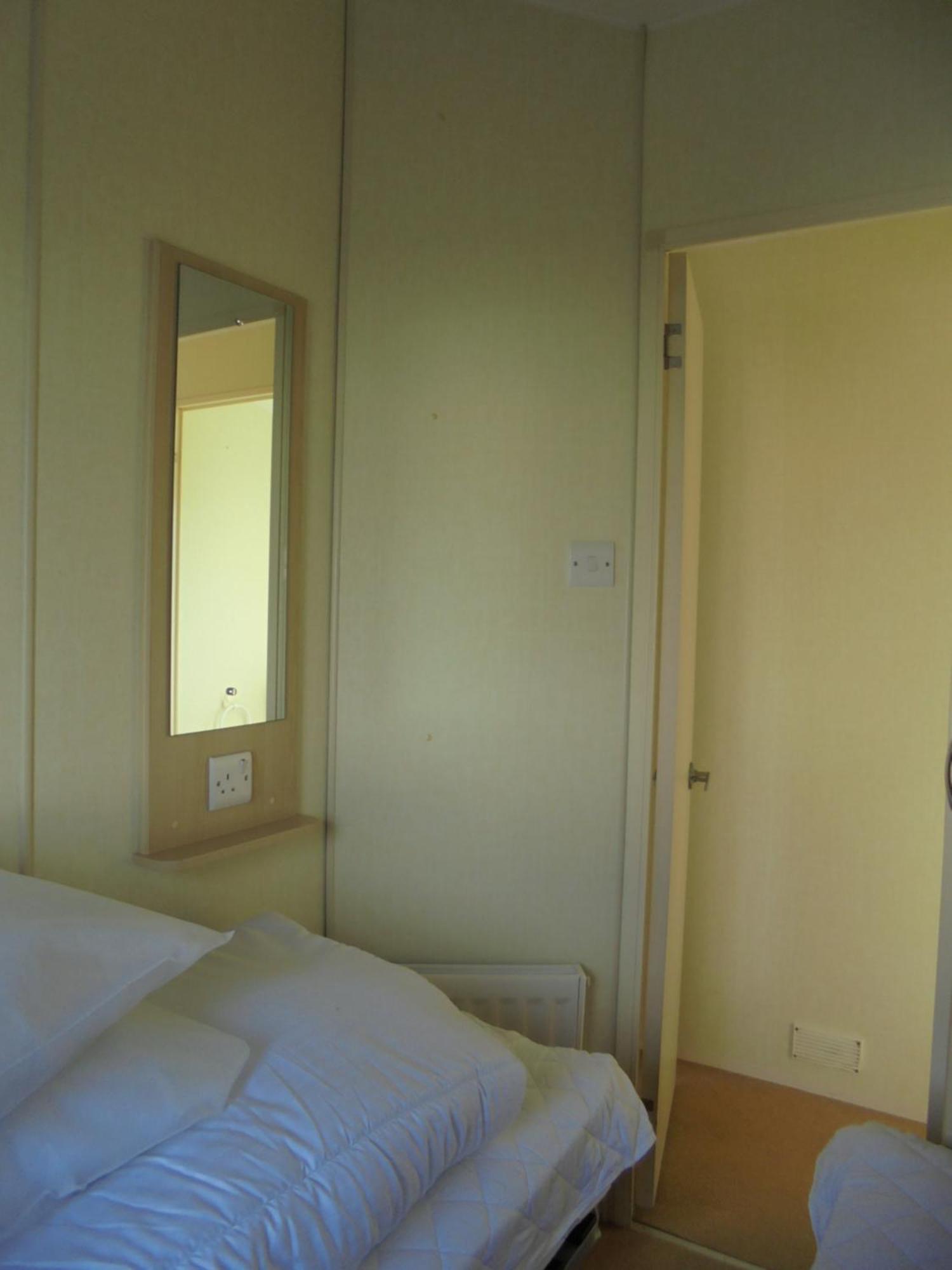 Sealands Everglade Ii:- 6 Berth, Heated Access To The Holiday home *