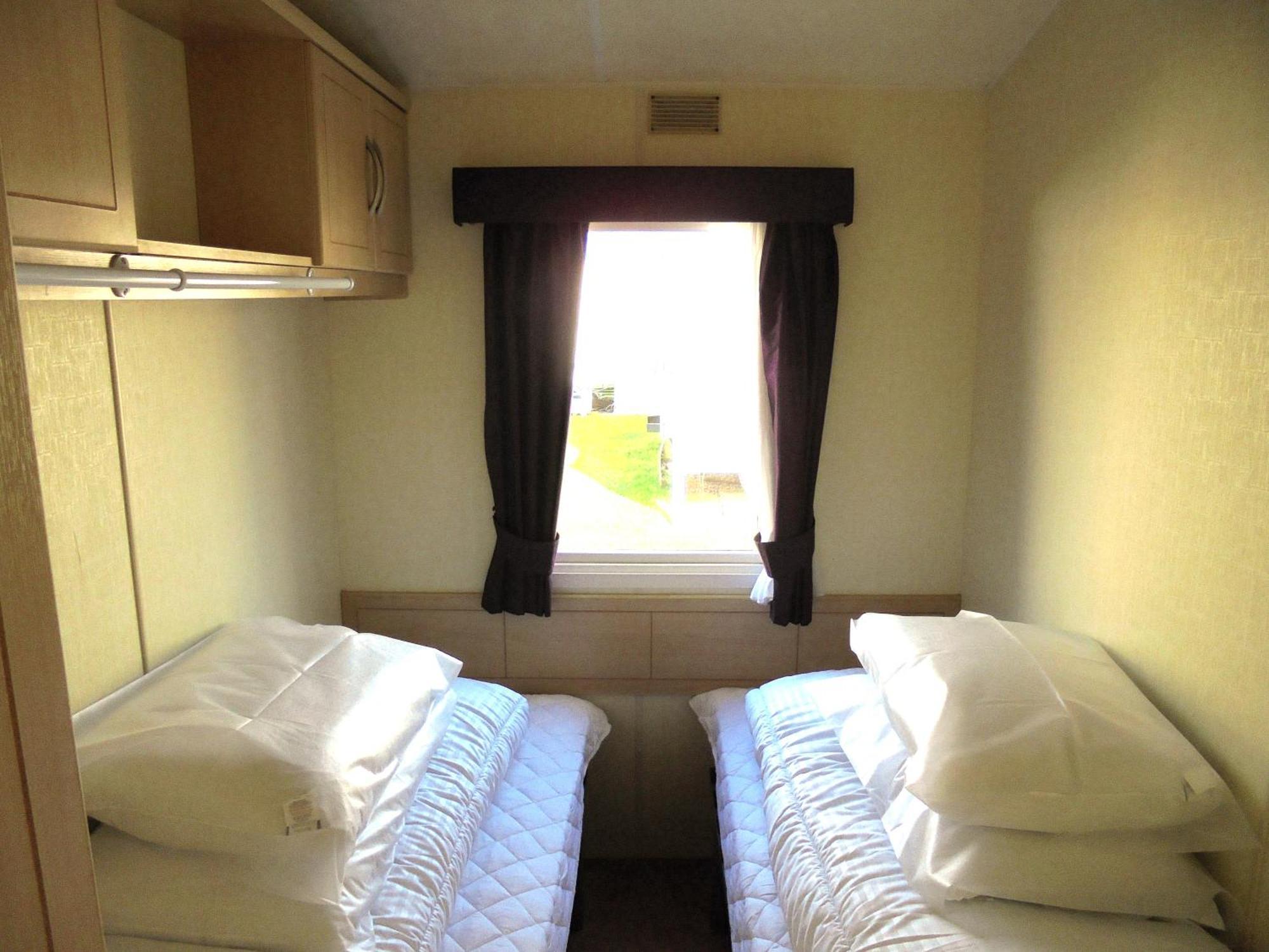 Sealands Everglade Ii:- 6 Berth, Heated Access To The